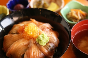 あまご茶屋紅姫あまごのづけ丼