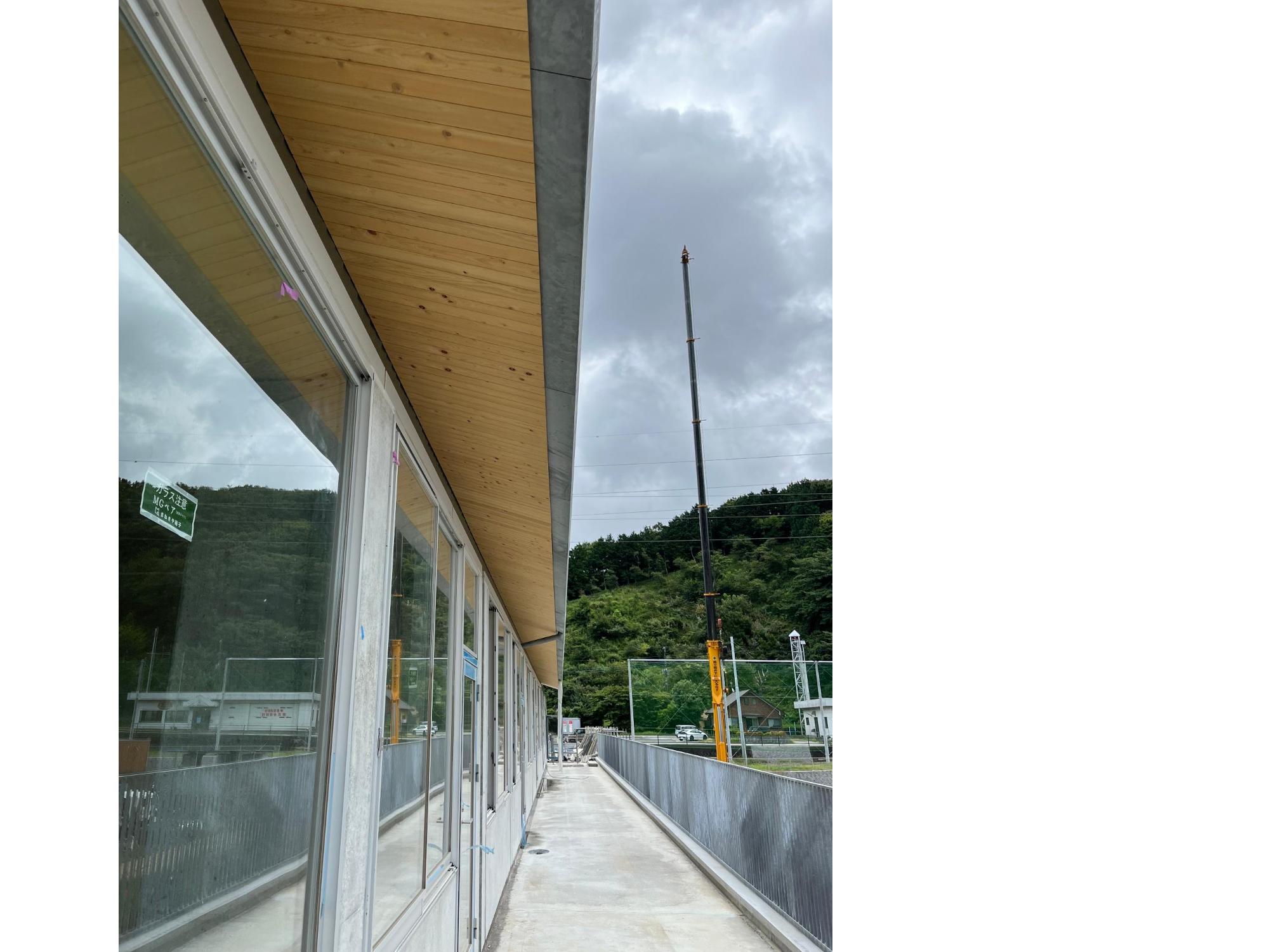 伊豆市産材（ヒノキ）を軒天に活用