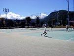 3面ある広々とした狩野川記念公園テニスコートの写真